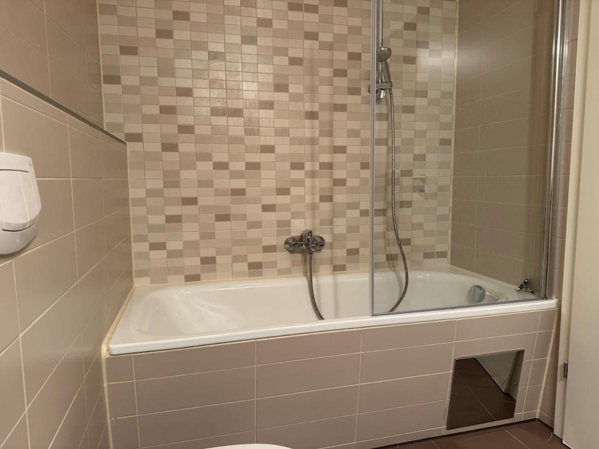 2br, Danube, Central, U6 & S-bahn - Axara Housing Brn 16 Apartment Wien