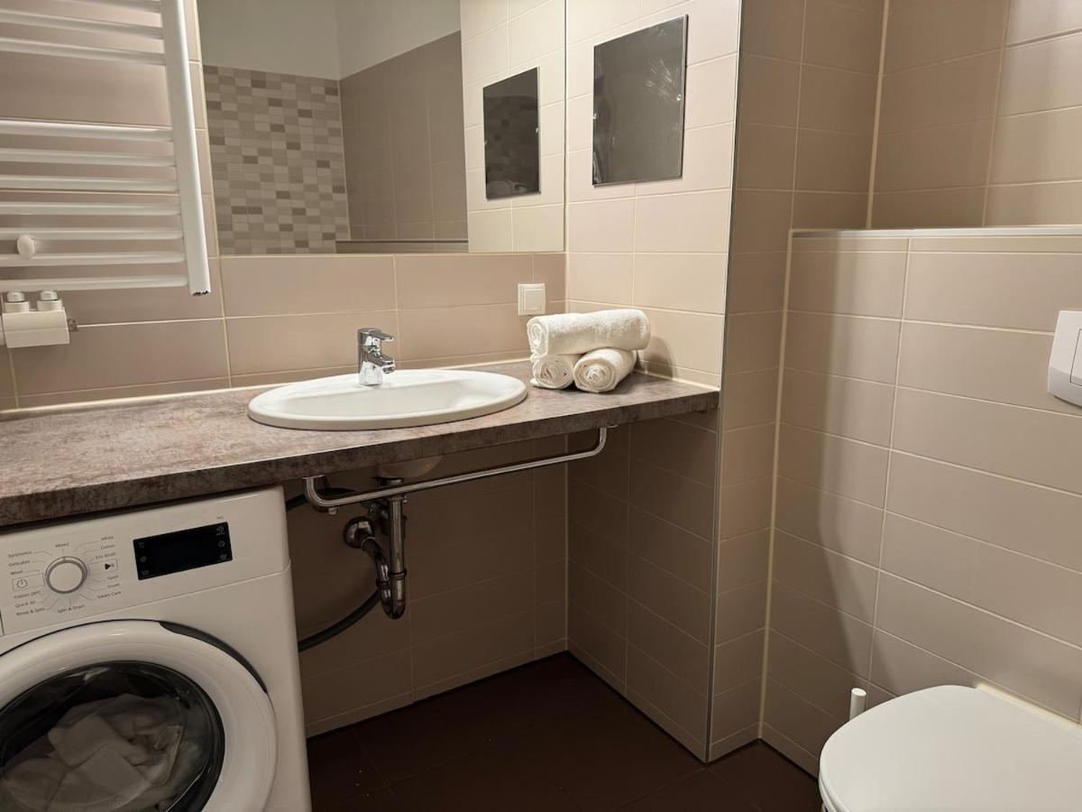 Apartment 2br, Danube, Central, U6 & S-bahn - Axara Housing Brn 16