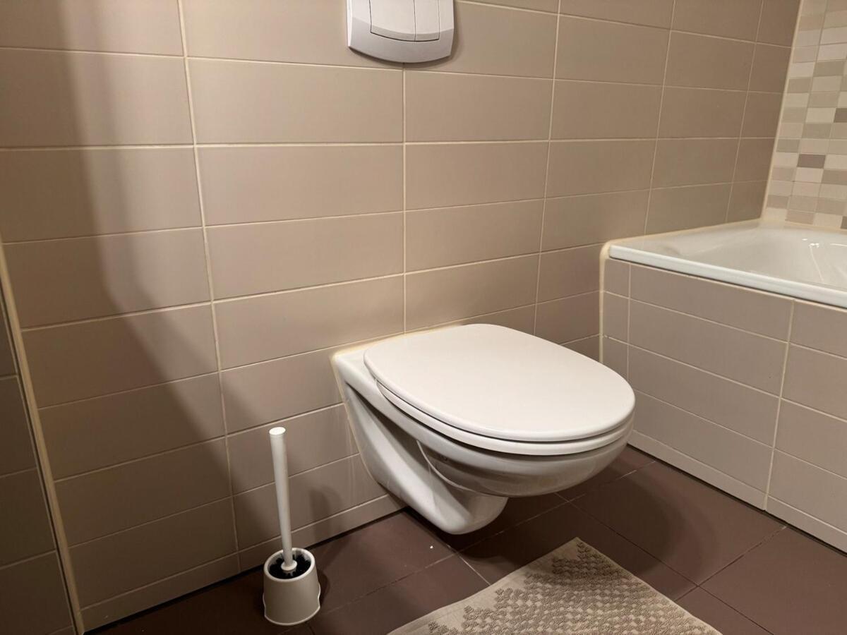 2br, Danube, Central, U6 & S-bahn - Axara Housing Brn 16 Apartment *