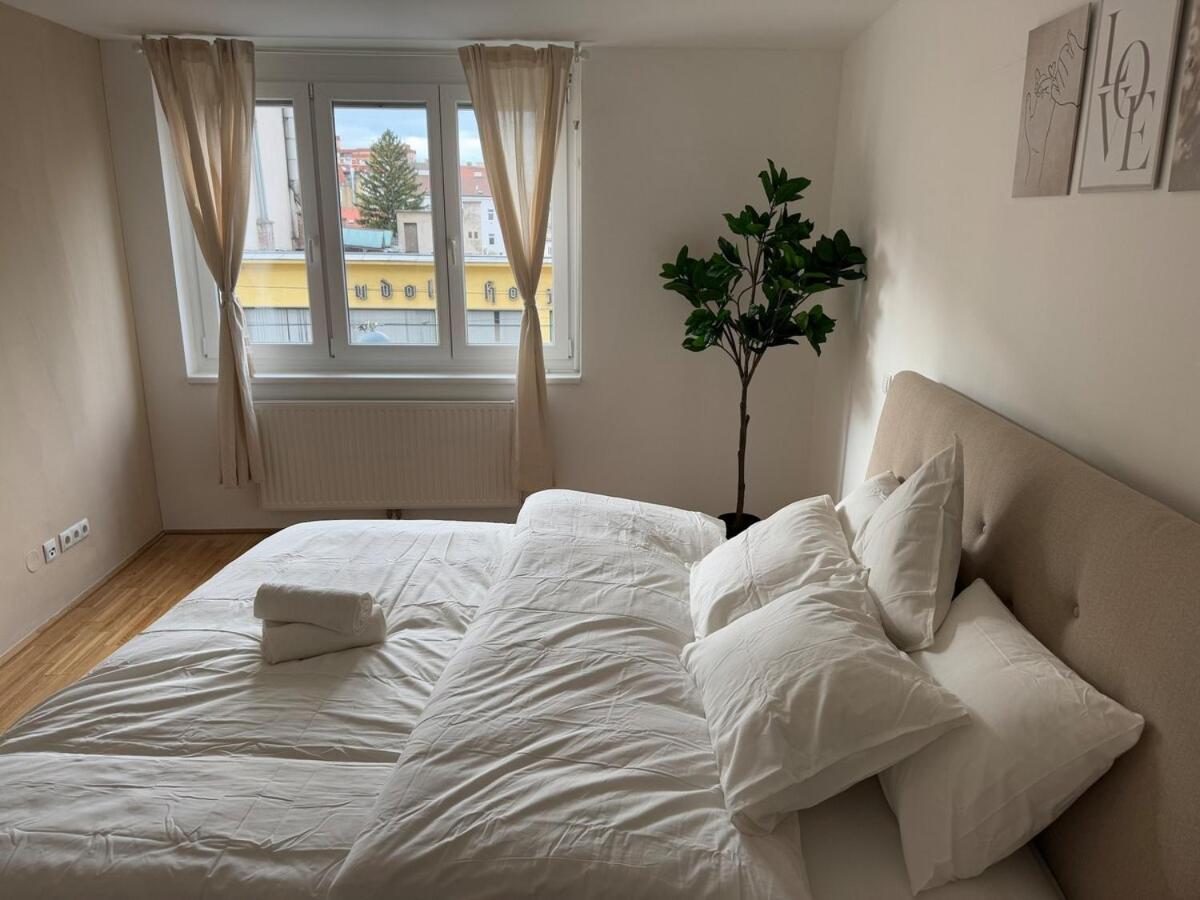 Apartment 2br, Danube, Central, U6 & S-bahn - Axara Housing Brn 16 *