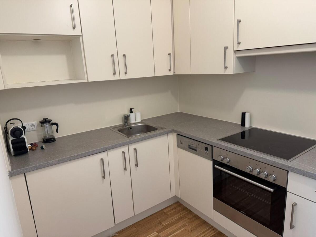 2br, Danube, Central, U6 & S-bahn - Axara Housing Brn 16 *