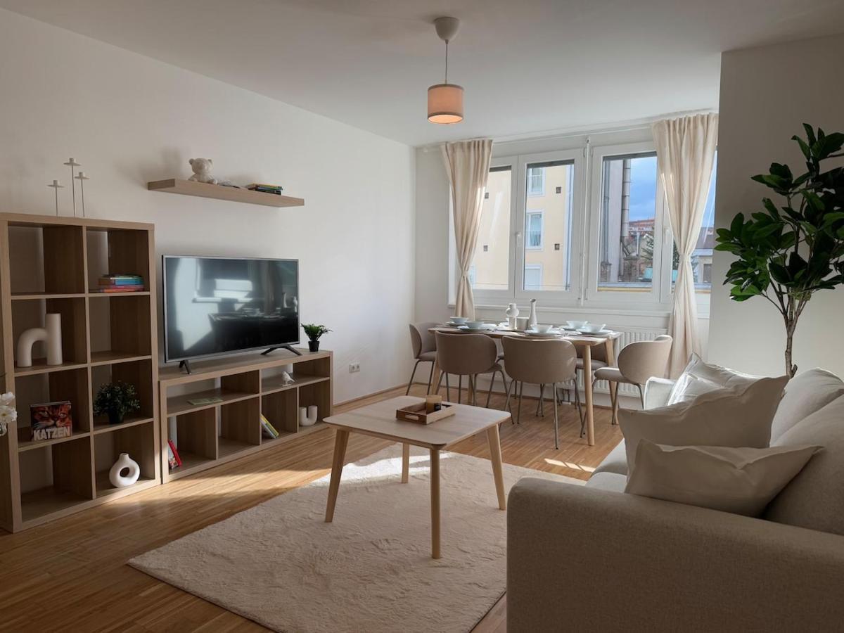 2br, Danube, Central, U6 & S-bahn - Axara Housing Brn 16 * Wien