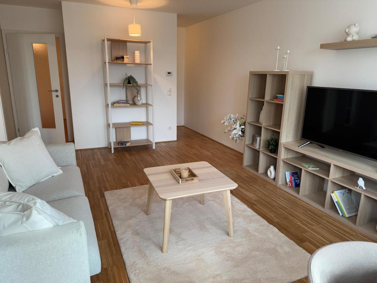 Apartment 2br, Danube, Central, U6 & S-bahn - Axara Housing Brn 16 *